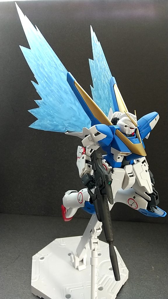 青とピンクのクリアーっぽいPPシートというものを切り取って使いました。