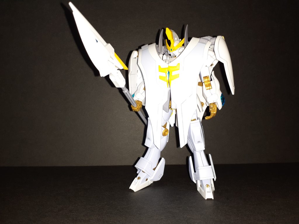 デスサイズと対照的な機体、と言うことでスプーン一杯で驚きの白さに