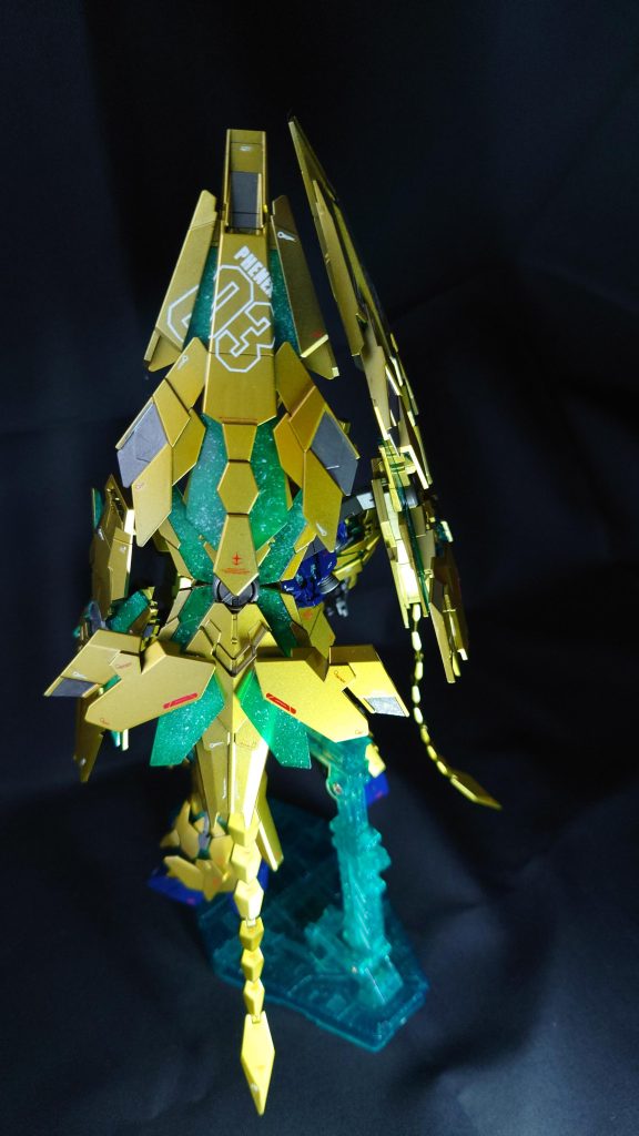 アームドアーマーDEかっこいい!03の文字が割れる部分の位置決めに苦労しました。