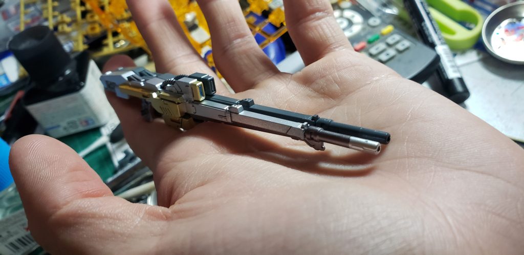 追加でつけたロリバスはシルバー、ガンメタ、ゴールドで適当に配色をしました