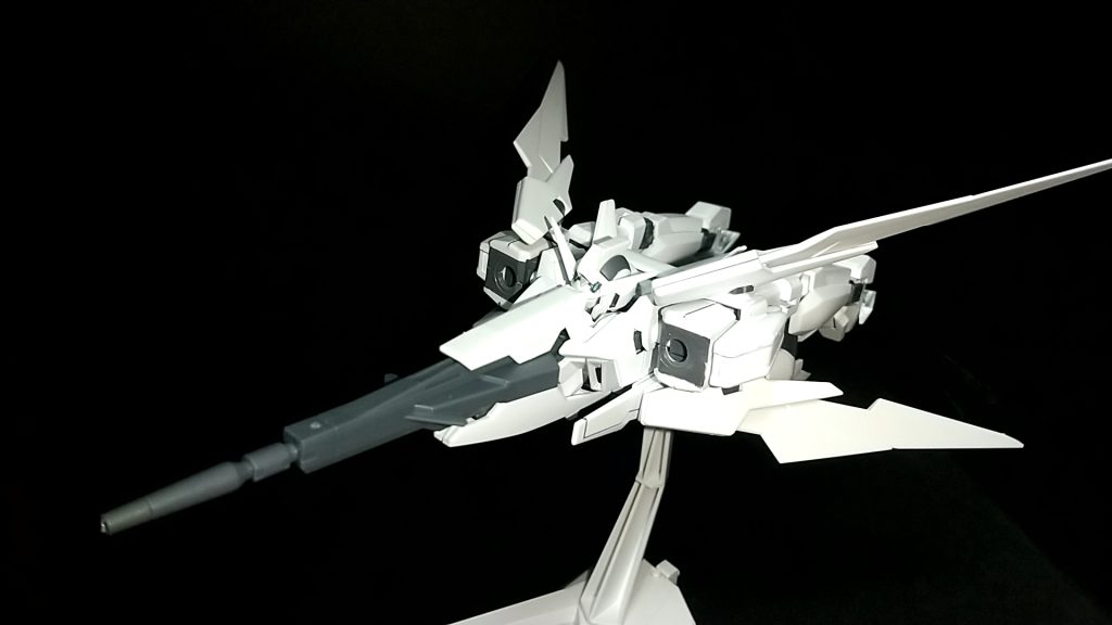 肩のグレーも筆塗りしました。