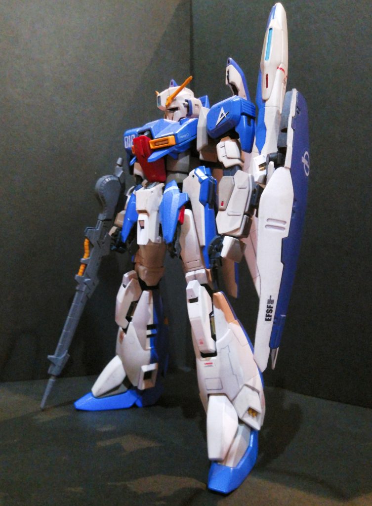 足の付け根が若干前方へ来て、ほんの少しスタイル改善。 