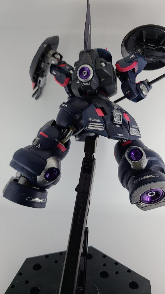 背面はこんな感じです!リアスカートのフィンはプラ板にて自作!初挑戦しましたがそこそこ良さそうです(^^)dバーニアはメタリックパープル!この色凄い綺麗で好きなんですよね(^^)d