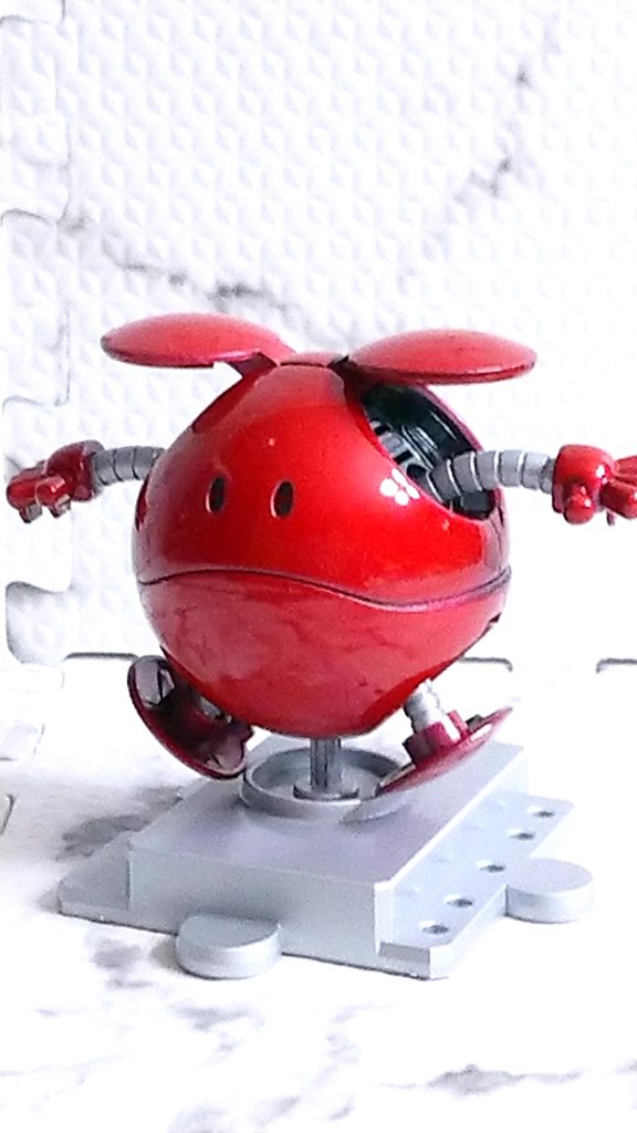 ズゴックの乾燥の合間に同時進行で塗っていたハロプラです。 