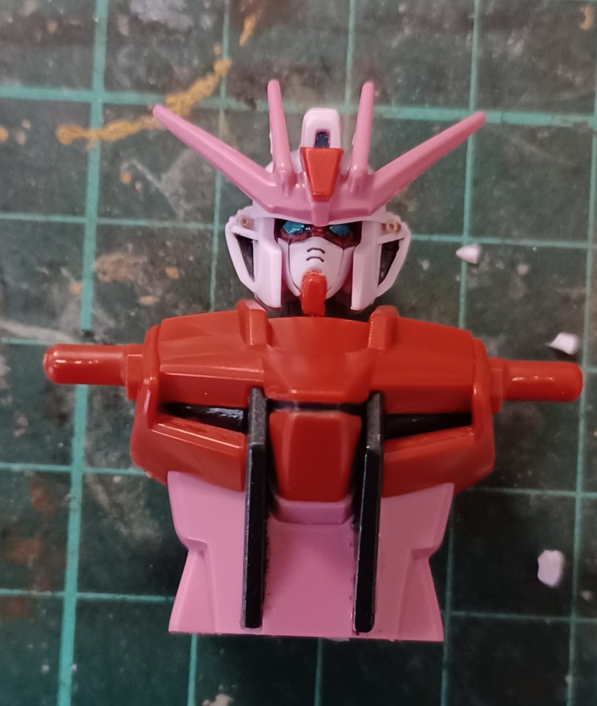 実は…。スミ入れの際に顔パーツが割れて顔面崩壊した件は内緒💧