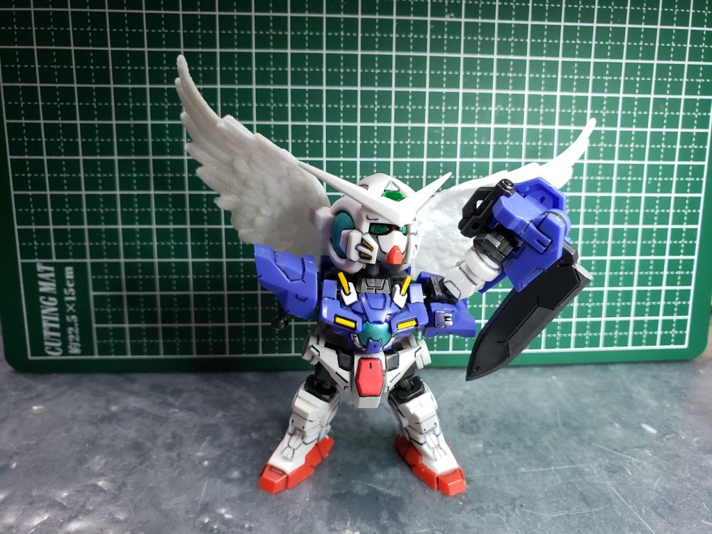 腕は無くなった物の、武器は残っていたので左腕用に加工しました🎵GNソードの左手持ち改造は、HGを始め様々なモデルでヤって来たのでお手の物です😆💦