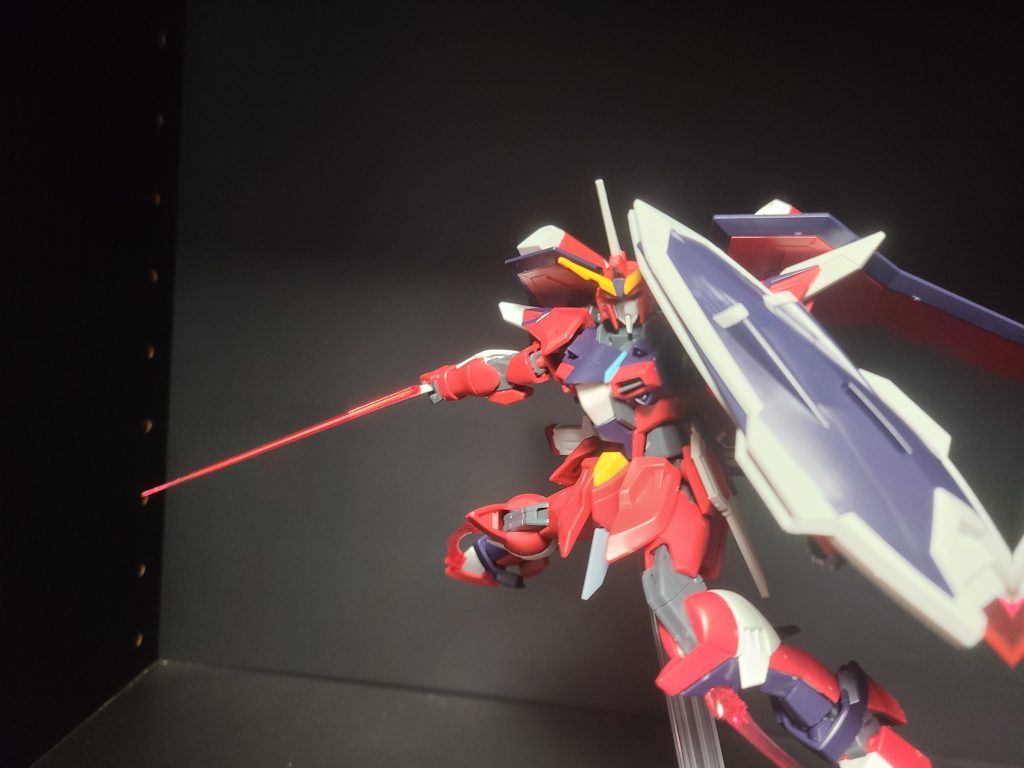 足サーベルで蹴りヽ(#ﾟДﾟ)ﾉ┌┛盾が顔に少しかかるようにしたのですが、可動域の良さで見えるようにさせつつ決めさせられるのやっぱ凄いのでは？🤔ただ、腰のリアアーマーがポロポロ落ちたのが少し気になってしまった……