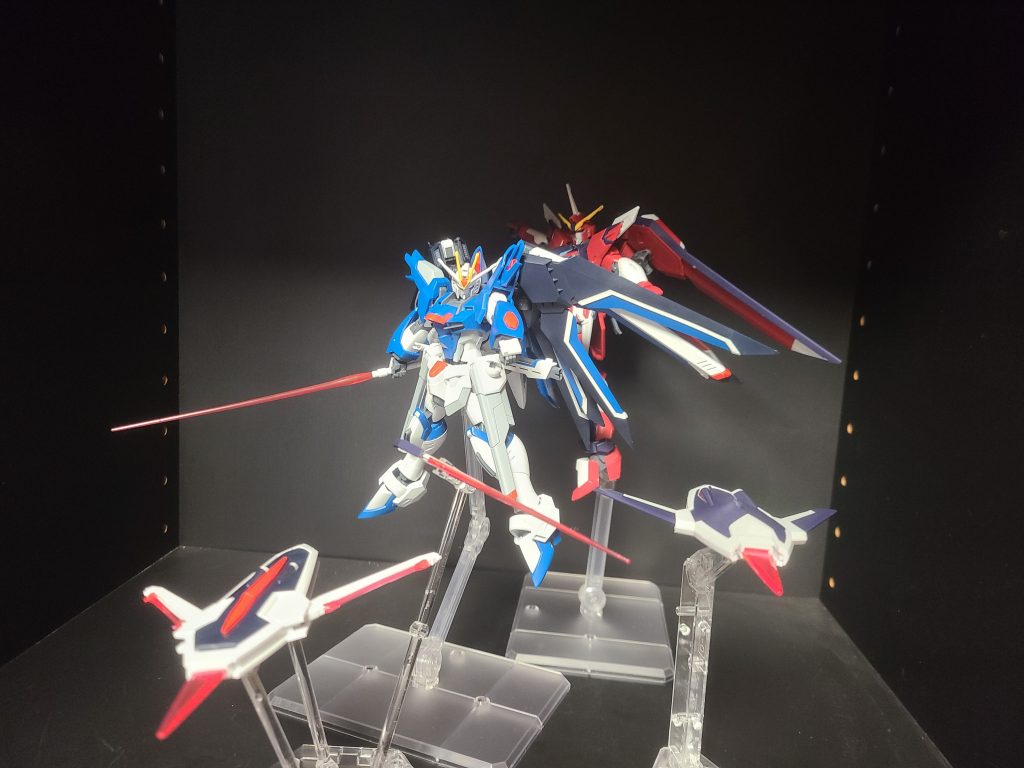 シールドとブーメランを投げるジャスティスとシールドを飛ばすフリーダム……かっこよかったよね、俺はあのシーン大好き👍🏻