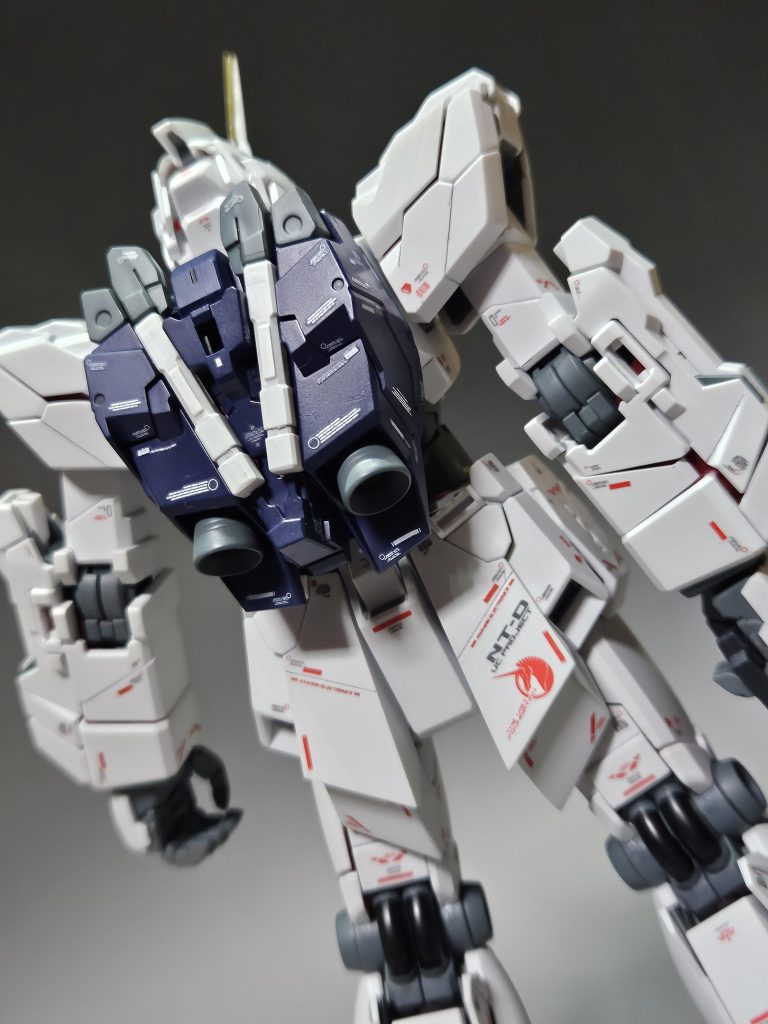 デカールだけは頑張りました！(貼る場所が多い)