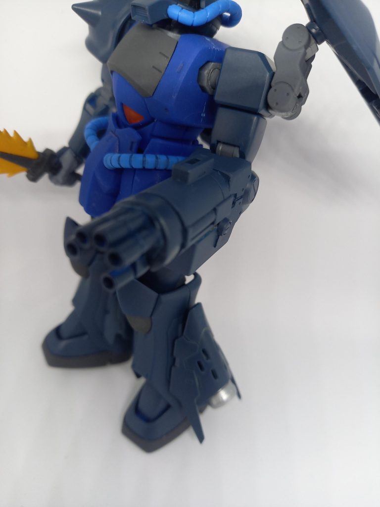 ガトリングガンとグフ重装型と指を足して３で割ったような感じです。