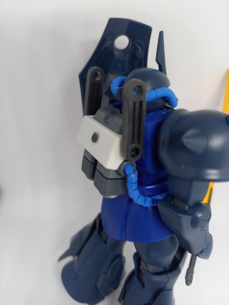 本体はほとんどノーマルのままです。バックパックに接続できるジョイントを作成。今後色々と拡張していこうと思います。