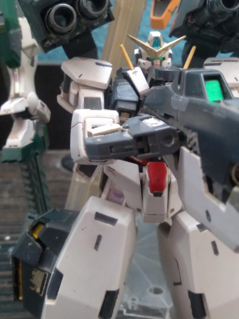 Virtue is the ultra powerful bombardment unit. Using its GN Bazook and GN Cannons, it unleashes GN particle beams that can sink entire cruisers