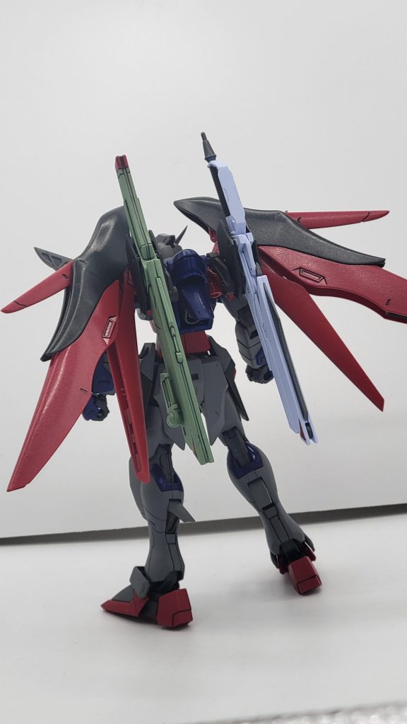 フロントとリアから。全体的にレジェンドを意識したカラーリングっぽいのがコイツのエモポイント。