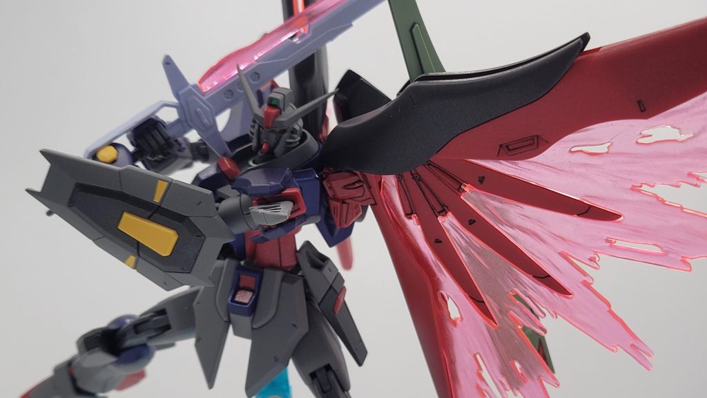 PVにも出ていたアロンダイト構えて突撃するカットのイメージで。あのカットのデスティニー見て「カッケェ!」となった人は、是非劇場に観に行きましょう!最高で最強のデスティニーが待っているぞ!