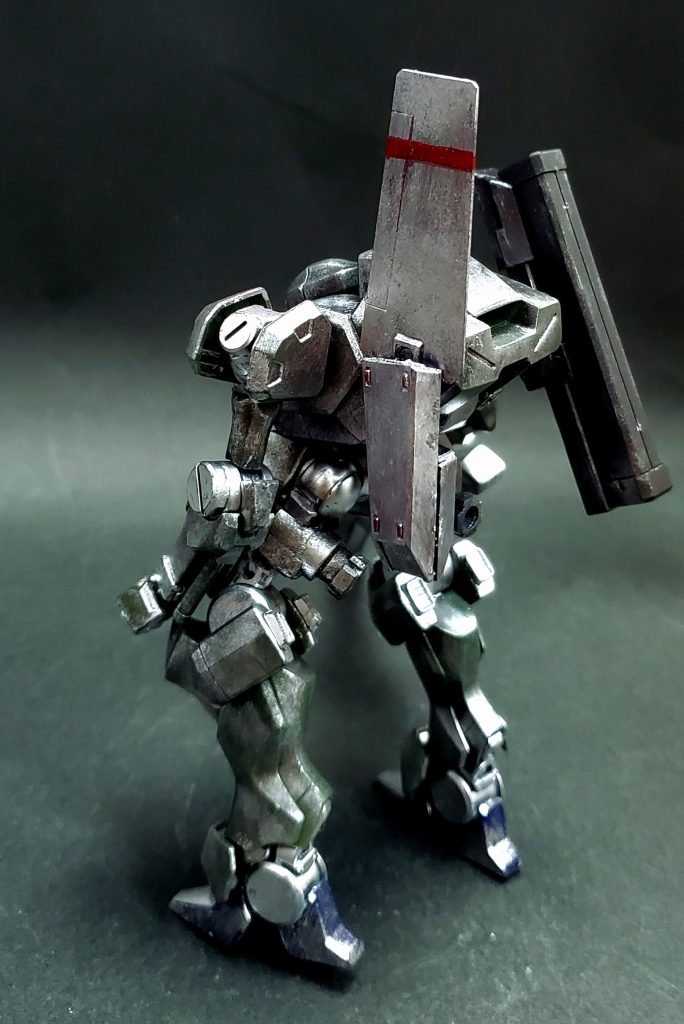 リアビュー 左肩レーダーはボールデンアームアームズの羽を使ってます