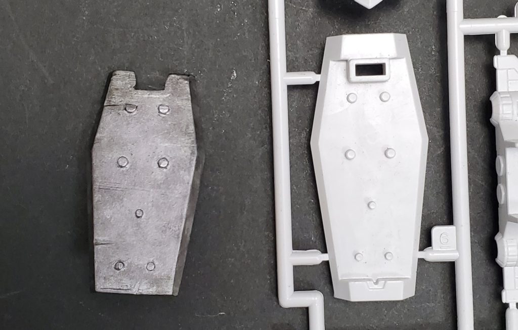 シールドは、BB戦士200番ガンダムのシールドを切り刻んでそれっぽくしてます