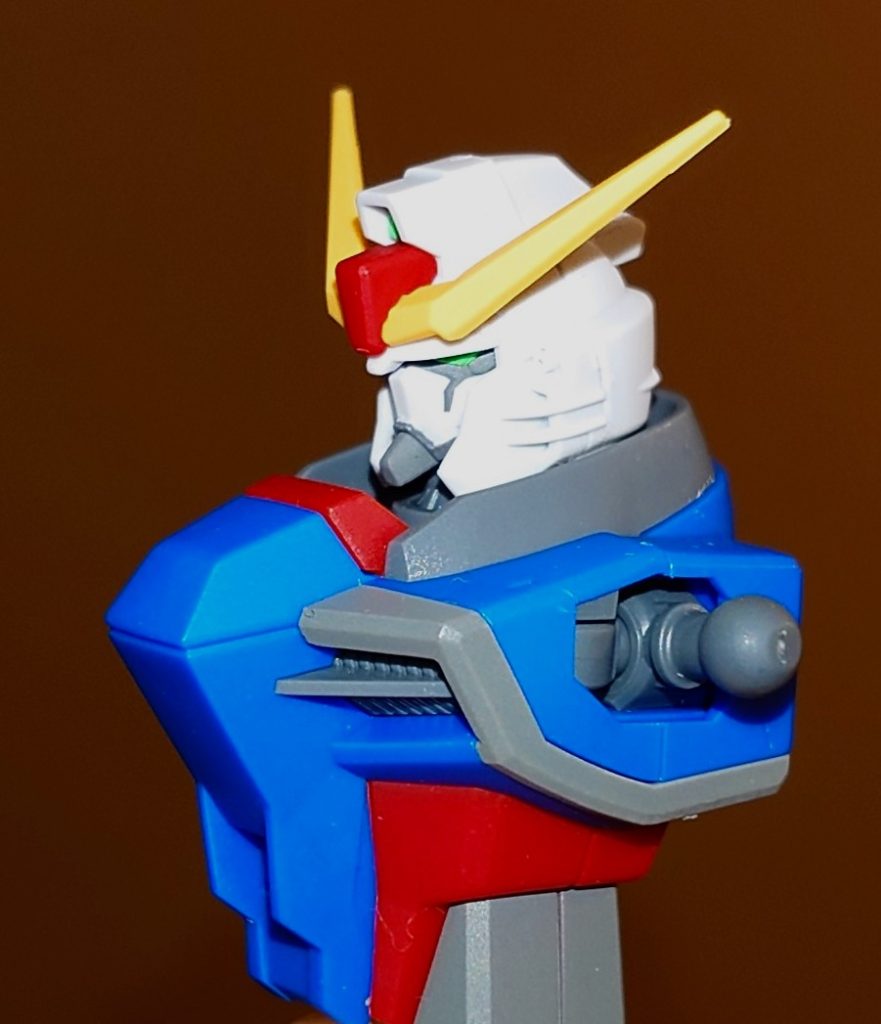 映画観る前。ライジング等のようにロービジに塗って、可変機構を付ける予定でした。