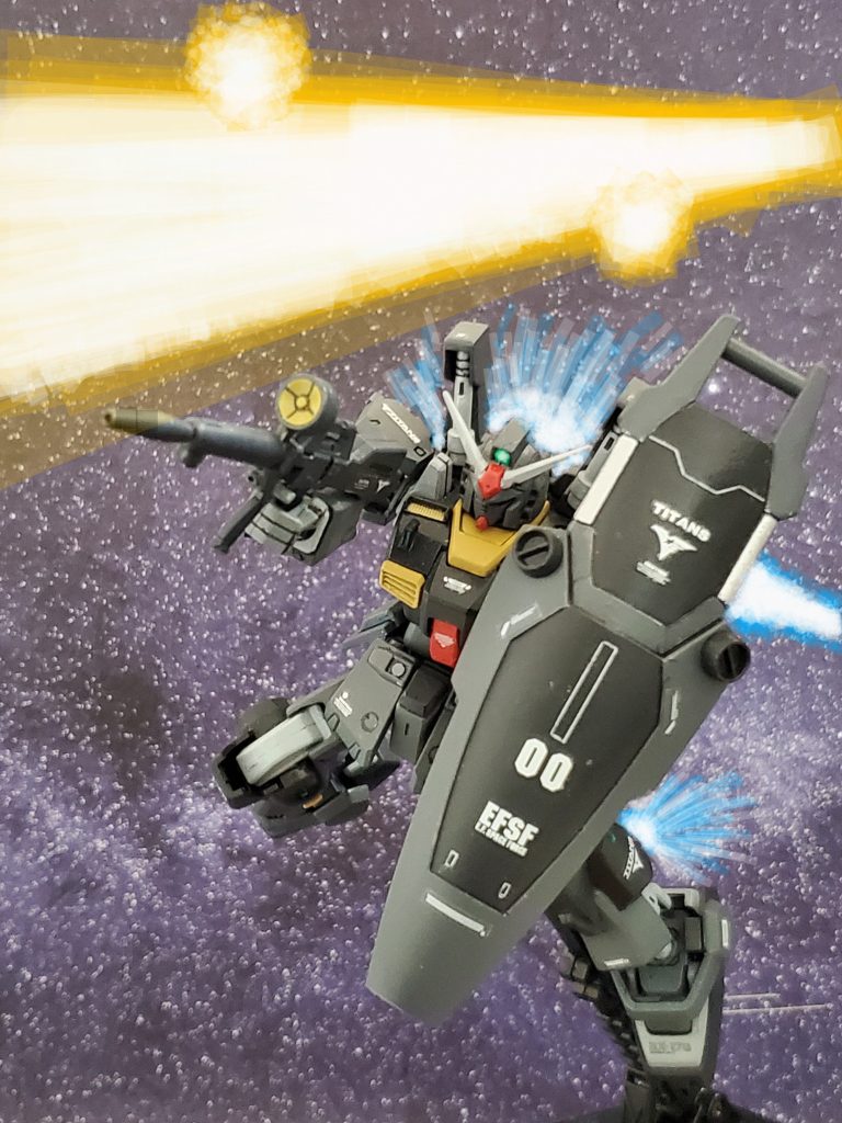 ハイメガモードのビーム砲はティターンズのハイザックを数機巻き込みながら戦場を一閃~🔆💨💨その威力はGP-03デンドロビウムのビーム砲以上🎶その破壊力抜群のビーム波🌊を切り抜け、リック・ディアスに迫る機動性の高いMS👀❕噂に聞くティターンズのフラッグシップ機として制作された黒いガンダムである😱💦