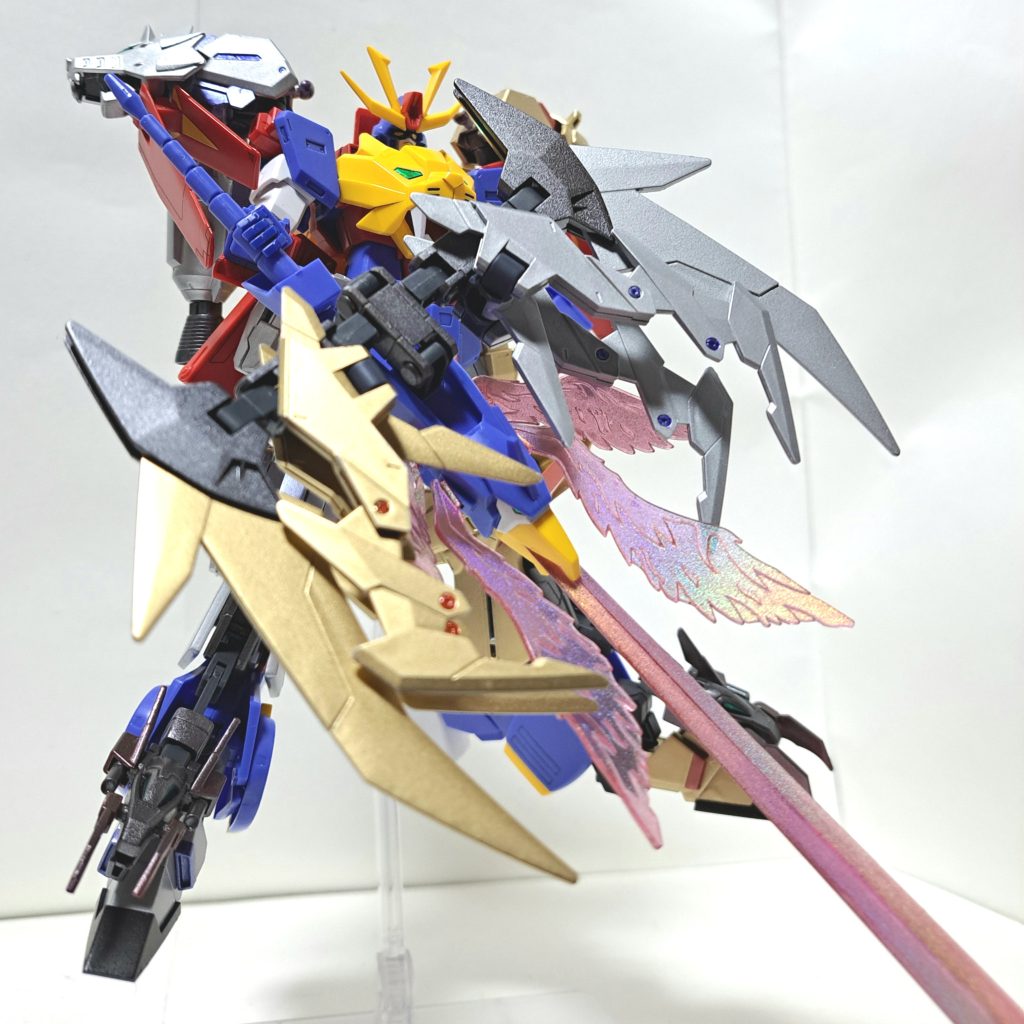 轟咆剣グレートミノフスキー超咆剣ハイパーミノフスキーにトライガー参のパーツが合体することで強化された巨大な剣。