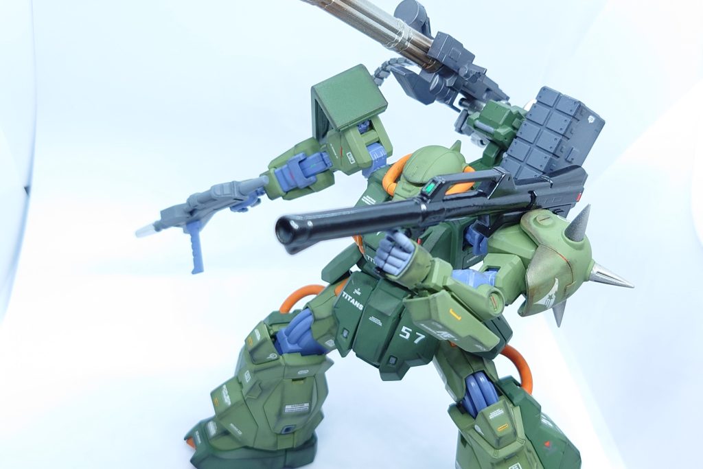 火力支援火器として標準装備している。