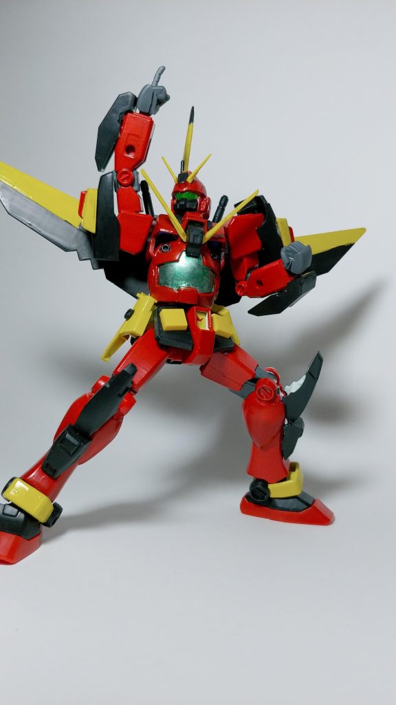 そんなわけで、トルネードガンダムの余剰パーツのジム頭とエントリーグレードのガンダム、そしてEz-SRについてたジム頭、その他ジャンクを使って作成。メインはガンダムなのでカテゴリーはEG…でいいのか?頭とハネにビルド系を使ってるので無理矢理ビルドコン参戦。レギュレーション的に大丈夫なんだろうか…駄目なら駄目で仕方なしというかしっかり塗り残し見えてるし…