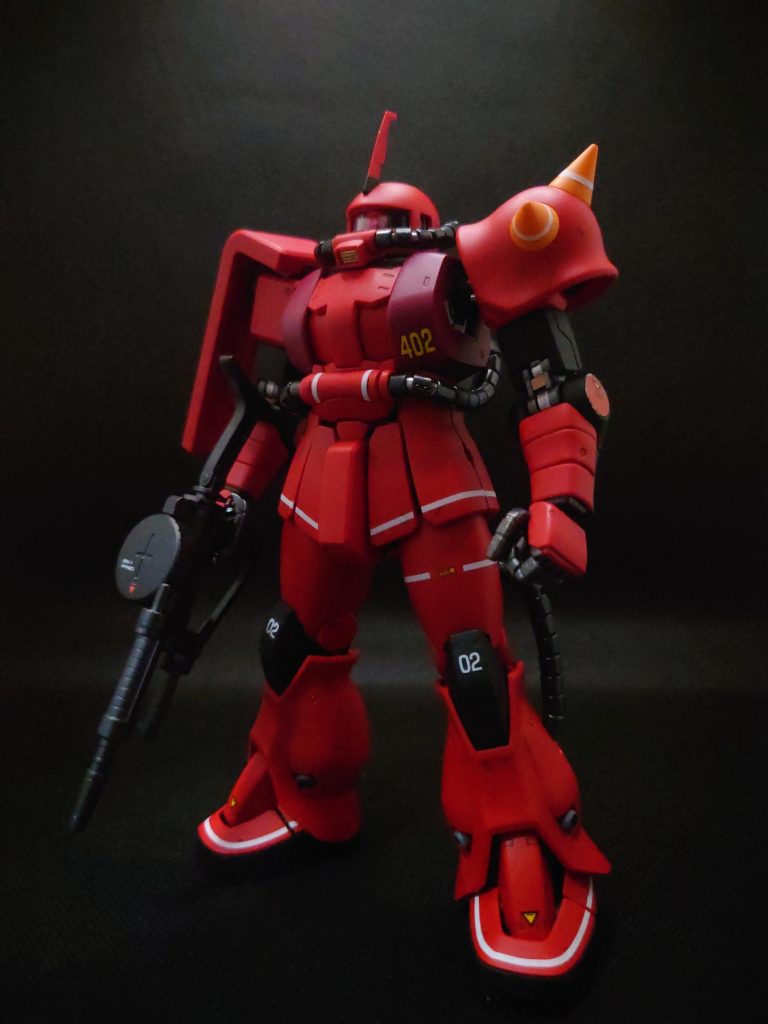 やはり気温変化による水分だったようで、温度変化がない環境で吹いたらザラつきなくキレイに仕上がりました。買って良かった塗装ブース!