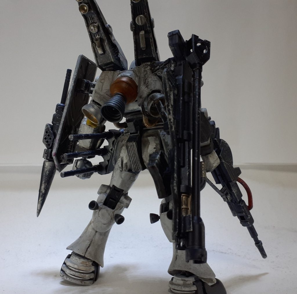 第3次ネオジオン大戦時に元ツィマット社の開発スタッフとテストパイロットが残っていたヅダを全面改修した機体。