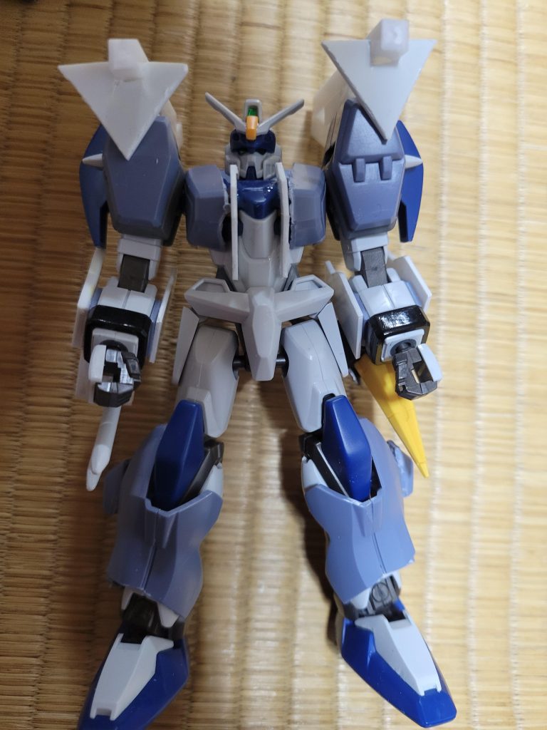 こちらは肩の高さが高すぎて違和感しかない過程です。この後、弄って少し下げました。