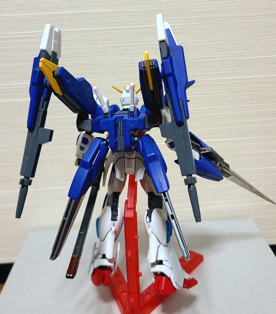 バックショット前述の通り背部にはガンダムAGE2ダブルバレットのツインドッズキャノンを装備した、エアリアル改修型のバックパックを使用しています。