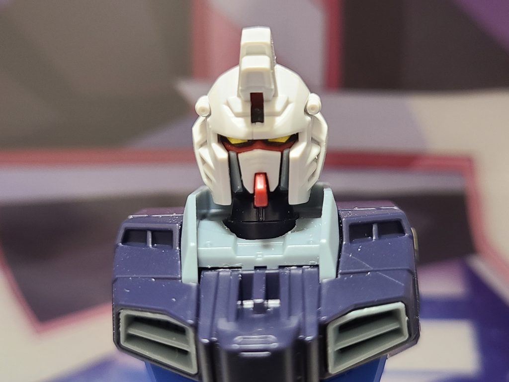 フェイスの加工。目が見え過ぎだったので、マスク全体を上側に調整。首下も加工して、かなりうつむけるように。