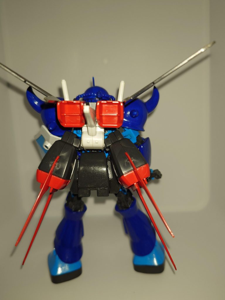 エールストライカーをつけるとこんな感じ(画像はHG)