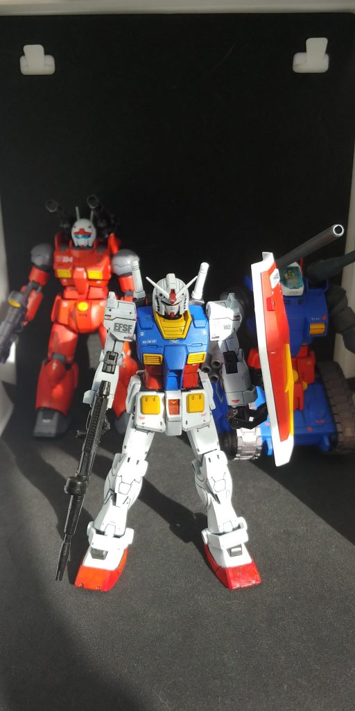 取り敢えず、設定等の違いなどありましょうけど3体で今回のガンダムマーカーGブルー、Gレッド、Gイエロー、ニューホワイト、Gブラック、ヘビーガンメタリック、メタリックオレンジ、ホロブルー、メッキシルバー