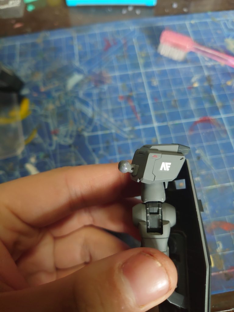 改造肩はフォースインパルスを使用。ボールジョイントがインパのでは小さかったので、ディジェのを切ってくっつけました。