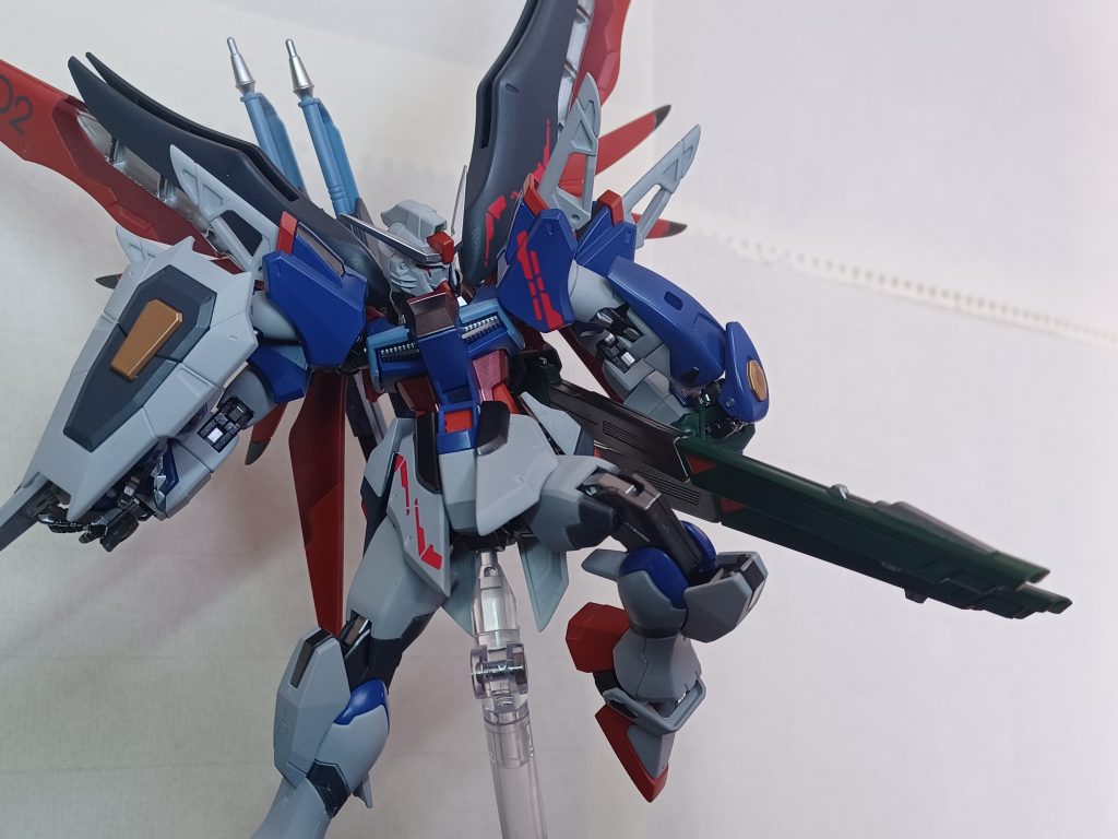 名無し砲×2(ポージングが腕どうし干渉するのでとても難しい。)「死なせたくないから返すんだ!だから絶対に約束してくれ!決して戦争とかモビルスーツとか、そんな死ぬようなこととは絶対遠い、優しくて温かい世界へ彼女を返すって!」