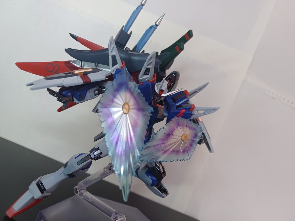 シールドが2倍、防御力も2倍。(なぜ紫のラインを入れたのか未だにわからない。)「いくら綺麗に花が咲いても、人はまた吹き飛ばす…。」