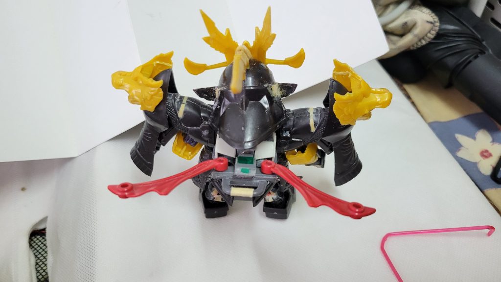 磁石を取り付けると飛行翼を作成できます