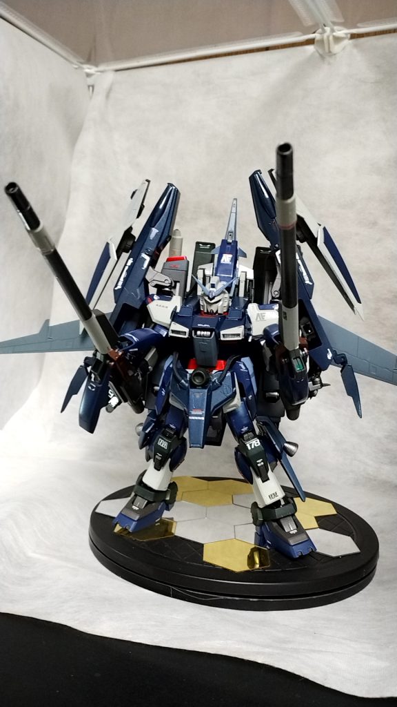 ロングライフル2門をシールドジョイント部に懸架　サブアームにて接続保持されてますぜ