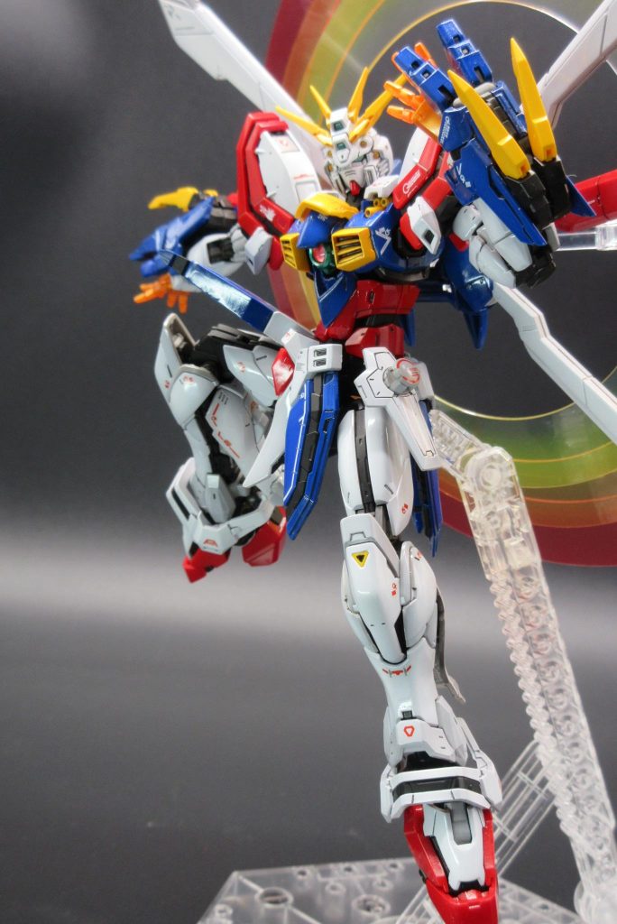 胸部ダクトだけ削って小型化そのままで艶あり塗装するとおもちゃ感が増すので