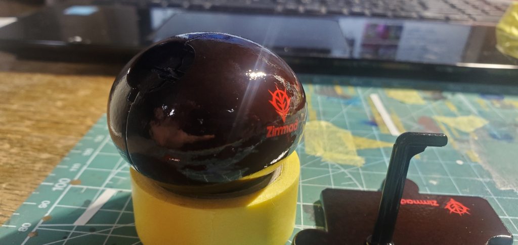 会わせ目消しにも挑戦したのですが、このマーブルチョコの会わせ目が段落ちでうまく取れませんでした。