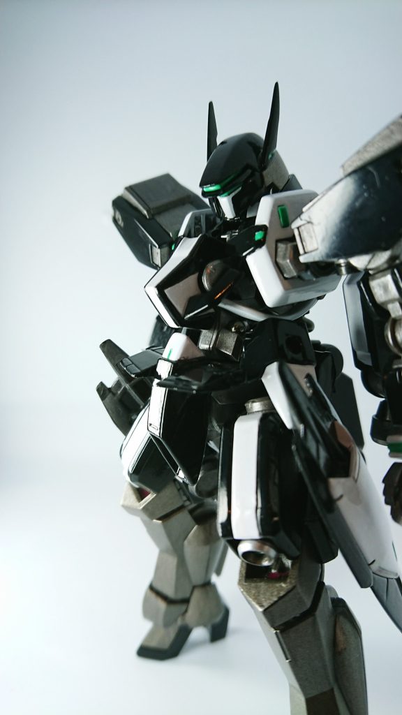 とりあえず装備なし状態です。配色は最初から黒白(黒多め)と決めていました。