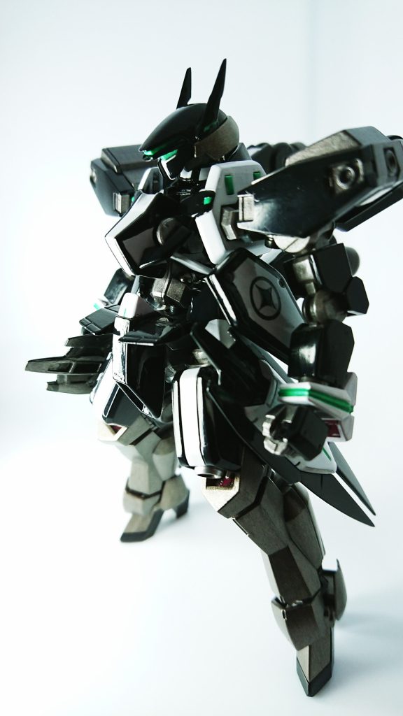 完成までとにかく時間がかかりましたがその分かっこいいシュヴァルベさんが出来たと思っております。