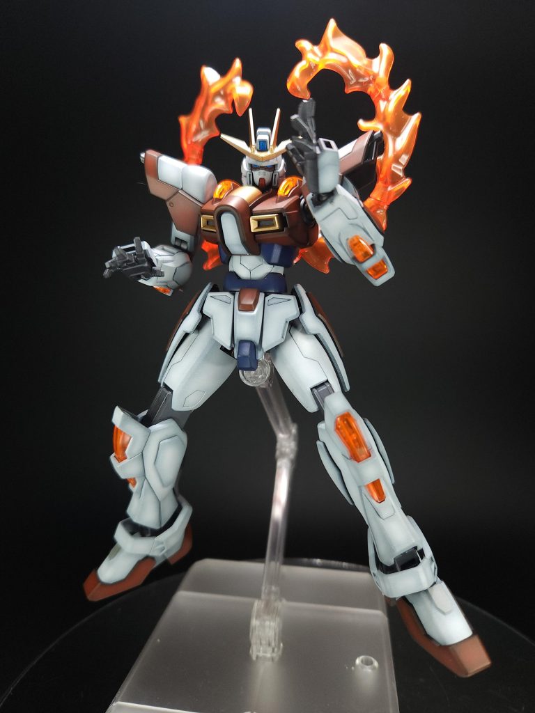 炎のエフェクトと共に、ちょっとポーズ。