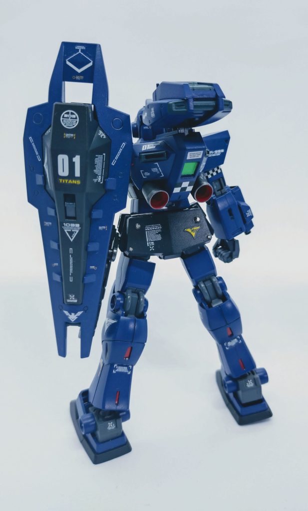 ・背面バックパックは2種類あり画像のHGヘイズルの物と最後の画像の旧1/144ジムスナイパーカスタムベースの物を制作しました