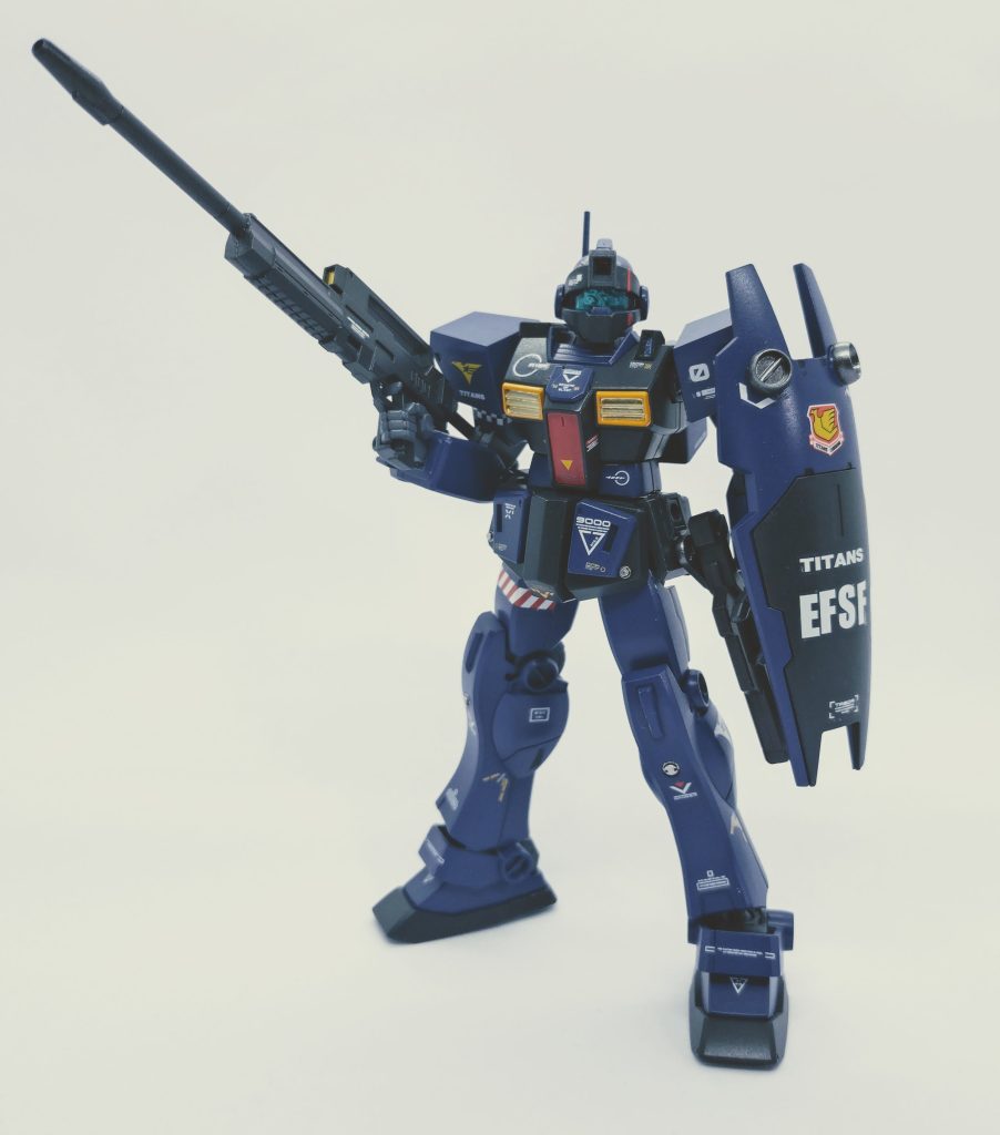 ・通常タイプ狙撃仕様のビームライフル、シールド、BOXタイプビームサーベルが主な武装で腰部に近接用のビームガンも装備しています狙撃ライフルはキットのビームライフルをZ劇中でスナイパーカスタムが使っていた物に見えるよう資料を参考に改造しました