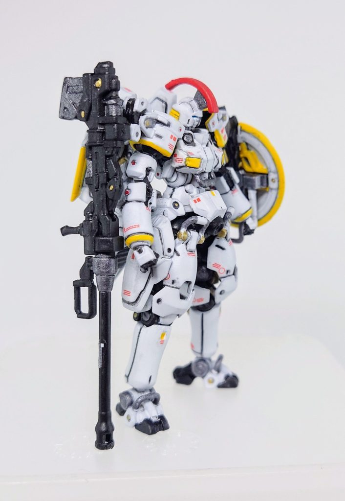 塗装とデカールは、RGのトールギスを参考に制作。