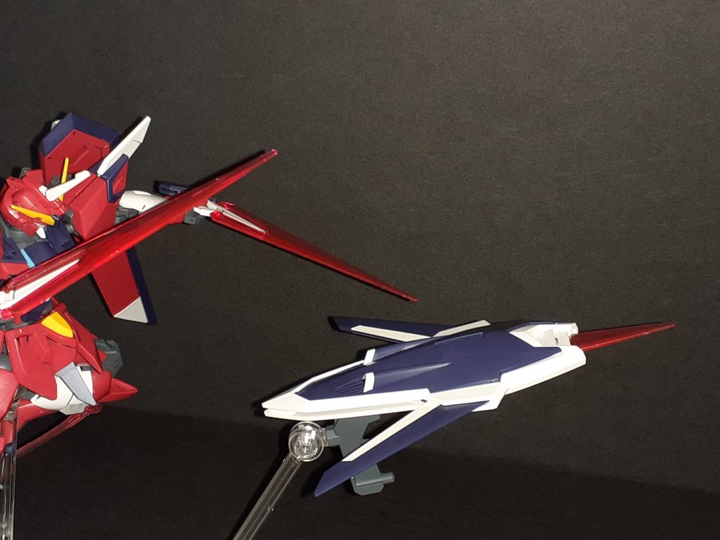 フリーダムと違い翼には刃が付いていないシールドブーメラン