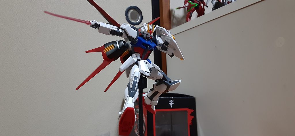 フリーダムで良くやってた上から降ってくるように降りてくるシーンのポーズ。これ最近好きになったポーズ