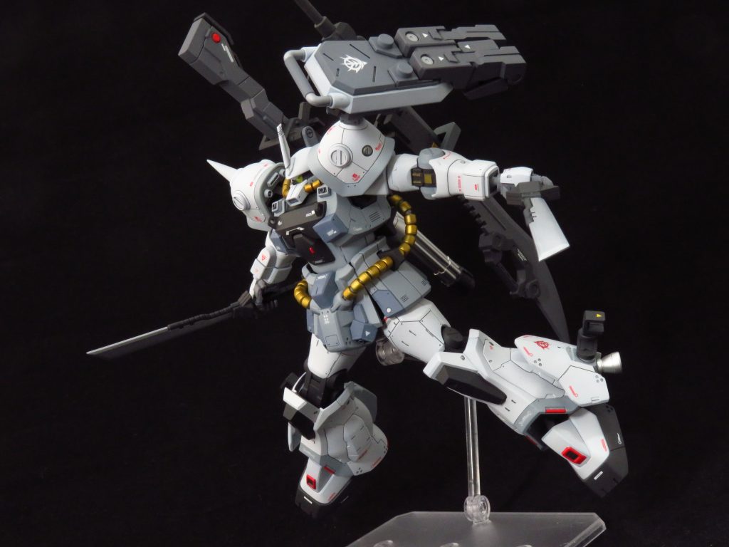 近接サブ兵装としてやや短縮したイフリート改のソードを採用当兵装は両脚の脹脛にマウント可能