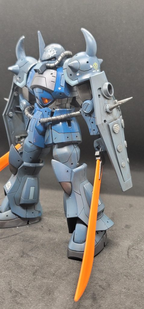 シールドのスパイクは割り箸を、鉛筆削りで削り制作しました。結構いい感じでお気に入りです。