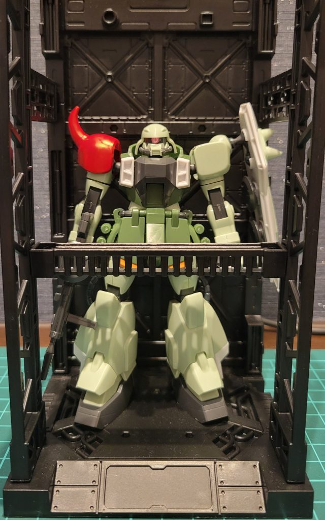 100均のディスプレイベースは神。立たせるだけで小さな宝物感が凄い。